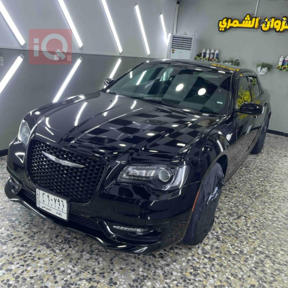 کرایسلەر 300